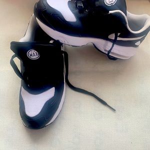 Nike shoes size 3 boys shoes worn once rate shape black-and-white Nike air max